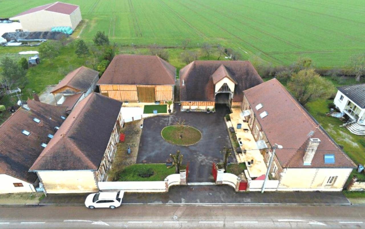 Maison Calme 14 Personnes, Piscine, Jardin Et Parking Buchères Eksteriør bilde